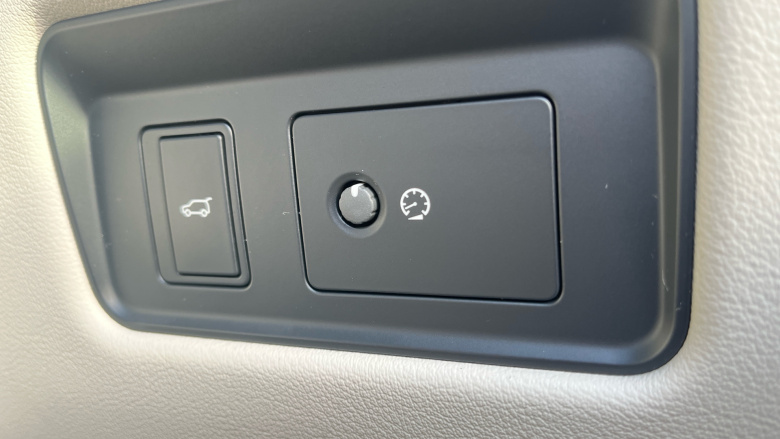 Jaguar F-Pace 2.0 D200 R-Dynamic SE Black 5dr Auto AWD Diesel Estate